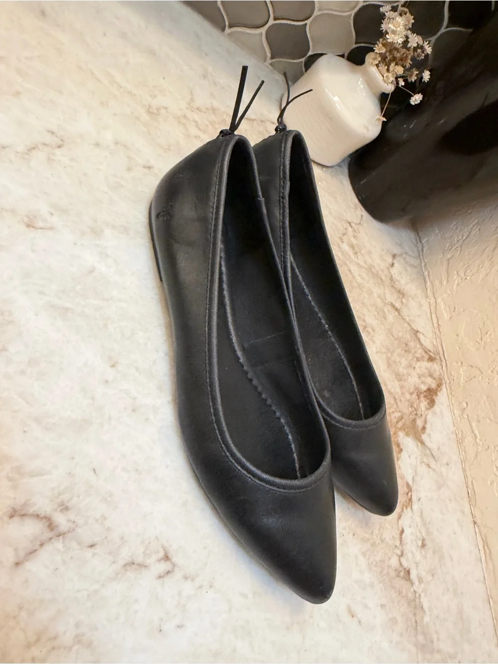 Frye “Regina” pointed flats black leather Sz 8-1/2